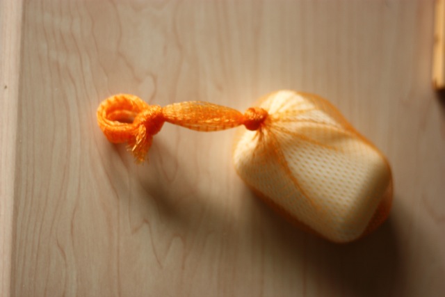 How to Make a Soap Holder out of a Bag of Onions