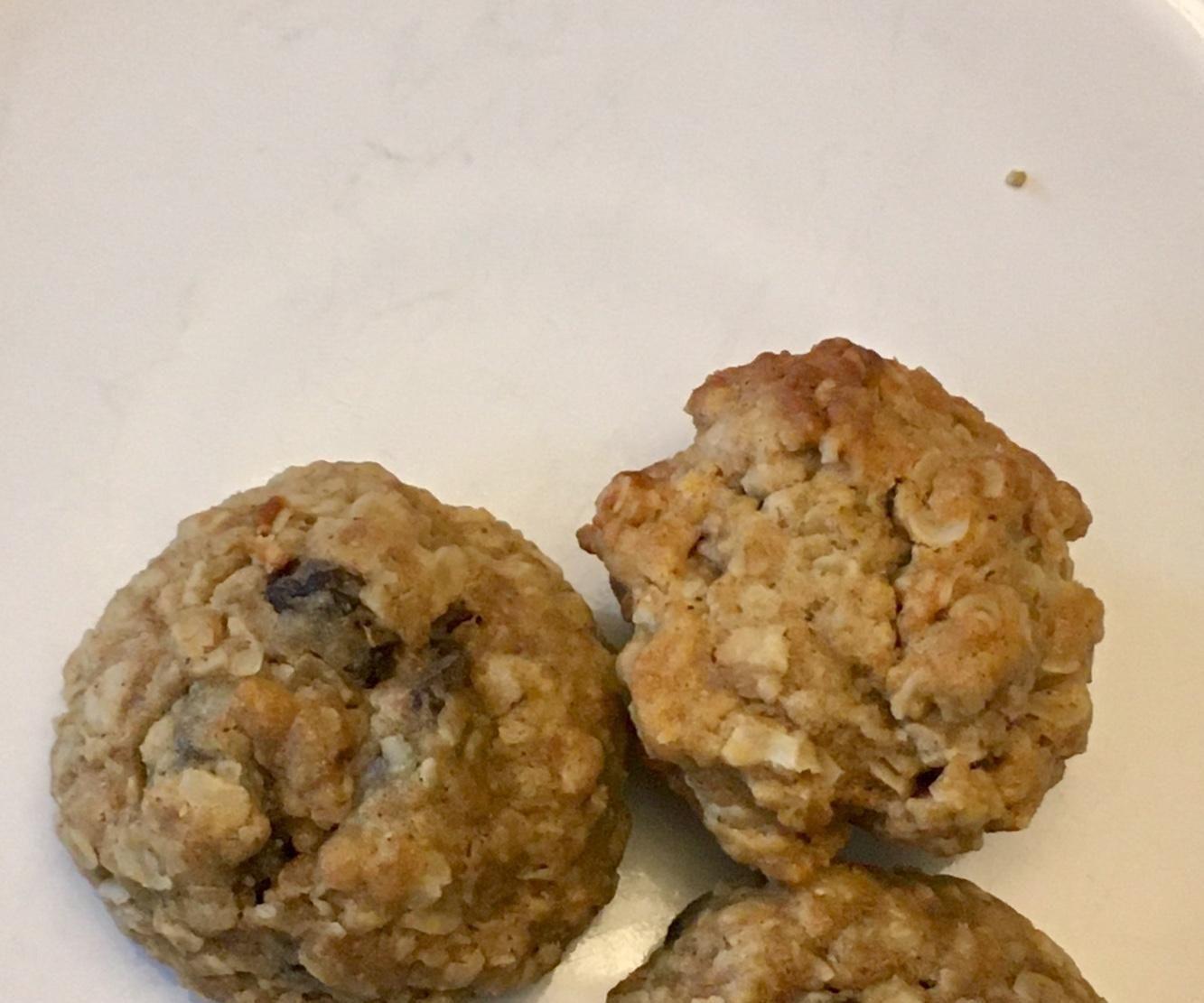 Healthy Oatmeal Raisin Cookies