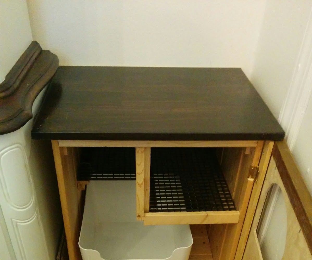 Hidden litter box with de-littering cat walk