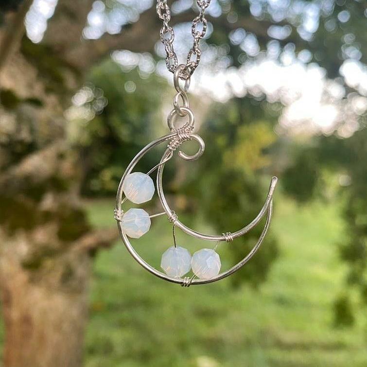 How to Make a Crescent Moon Pendant Using Wire