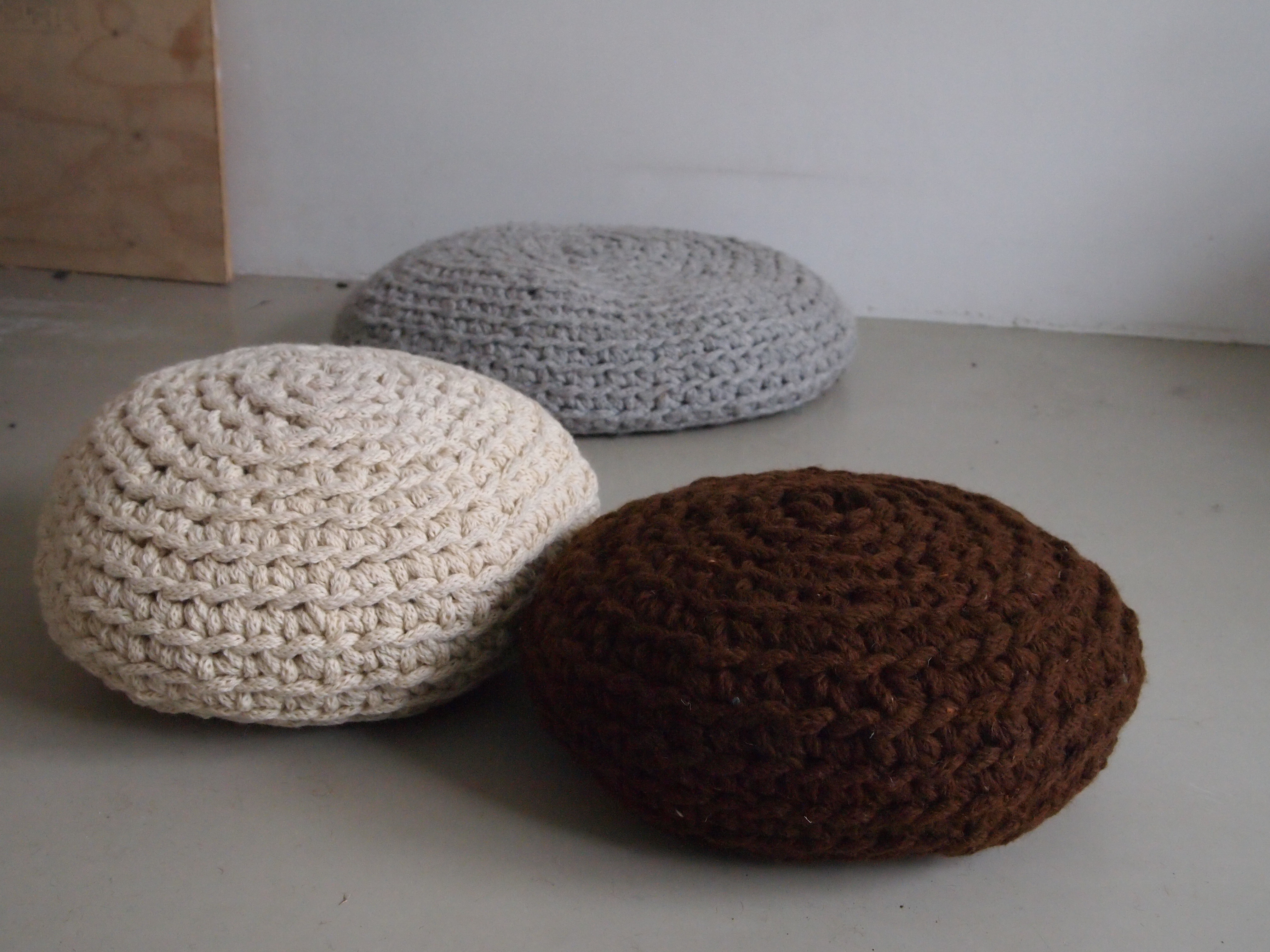 Make a Mega-crochet Pouf