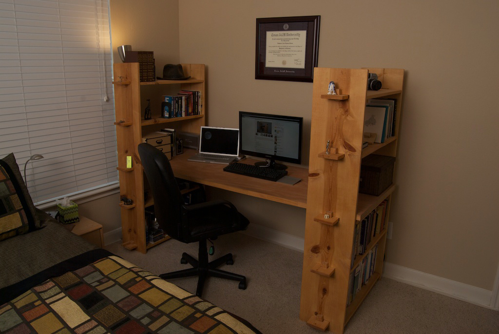 Nomad Bookshelves Desk