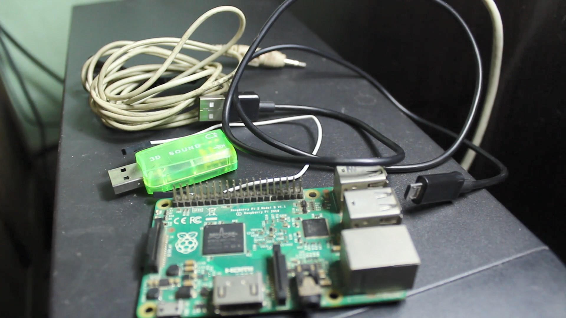 How to Make a FM Transmitter with RaspberryPi and Broadcast Yourself.mp4_snapshot_00.41_[2017.06.14_15.13.56].jpg