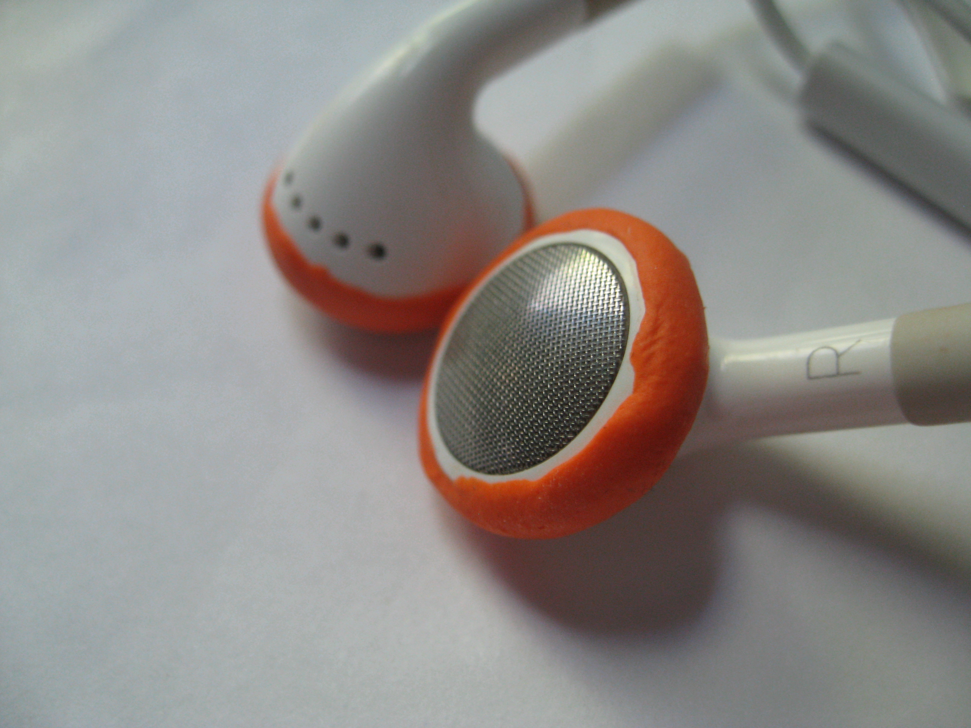 Fix Earbud Headphones With Sugru