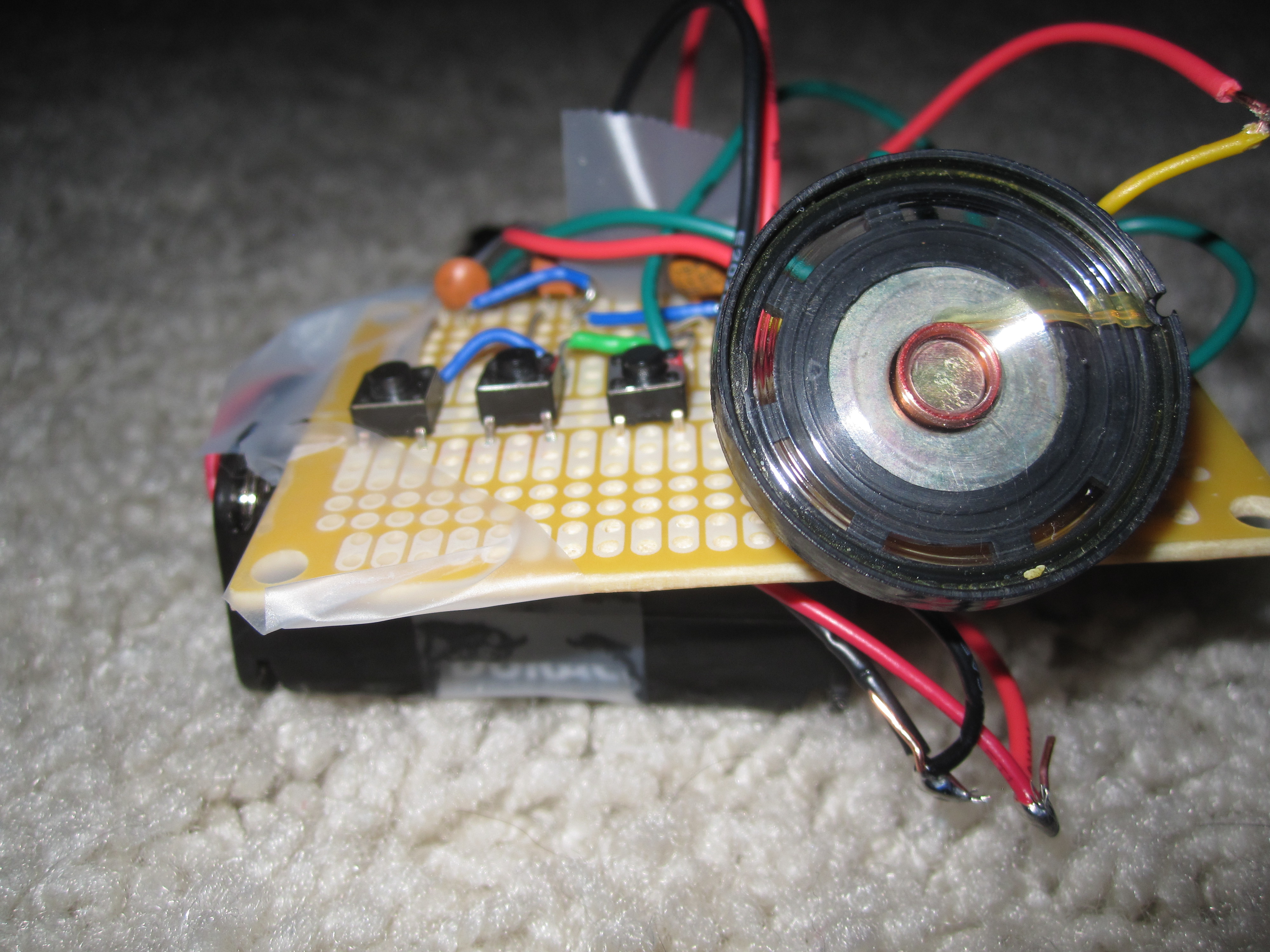 Synthesizer using 555