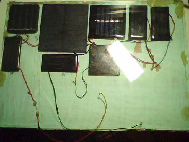 Solar Panel Small(2.01volt In low light)
