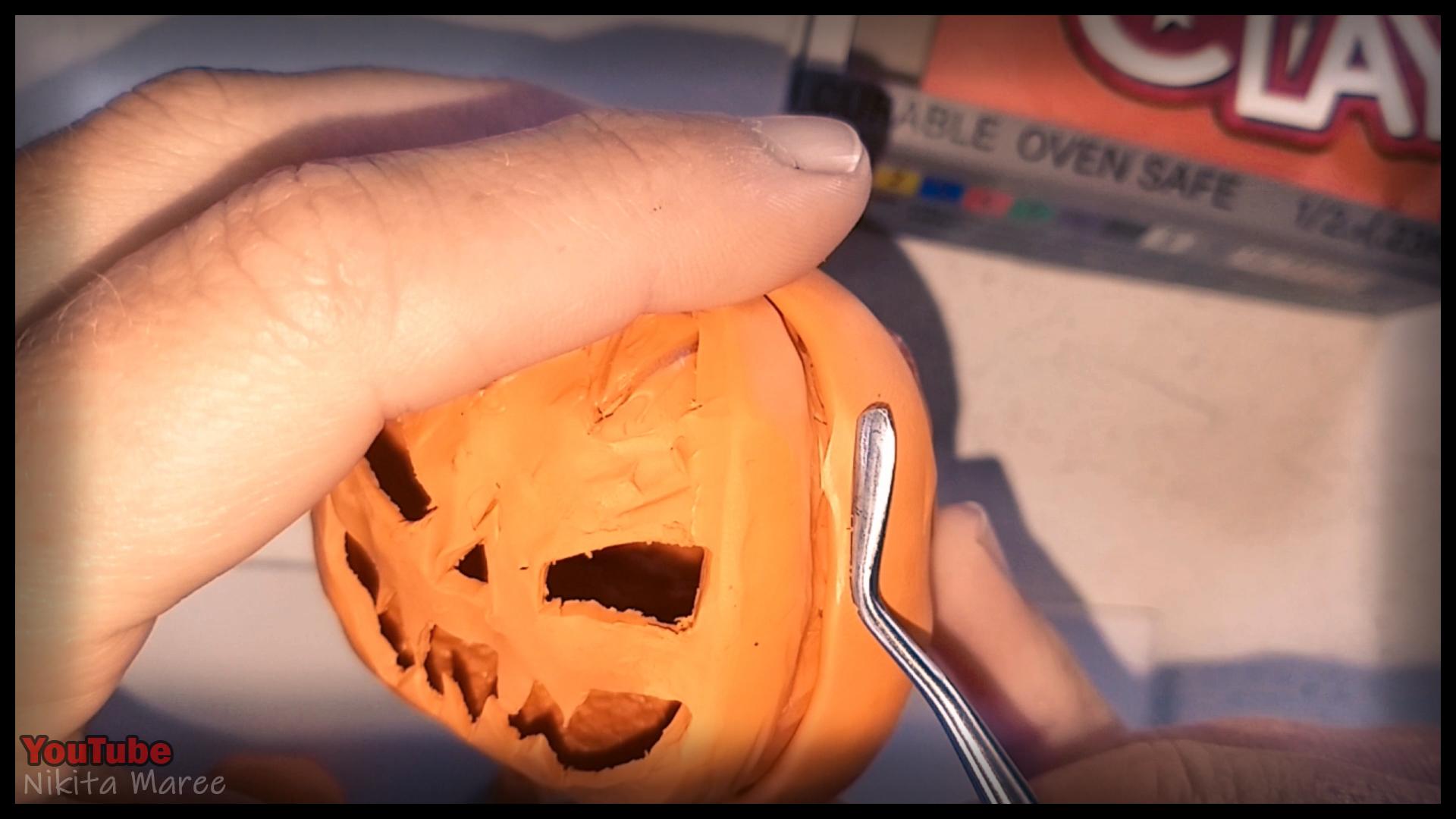 How to make a Jack o'lantern. Polymer clay tutorial. Sculpting a pumpkin out of clay. Halloween Craft.  (19).jpg