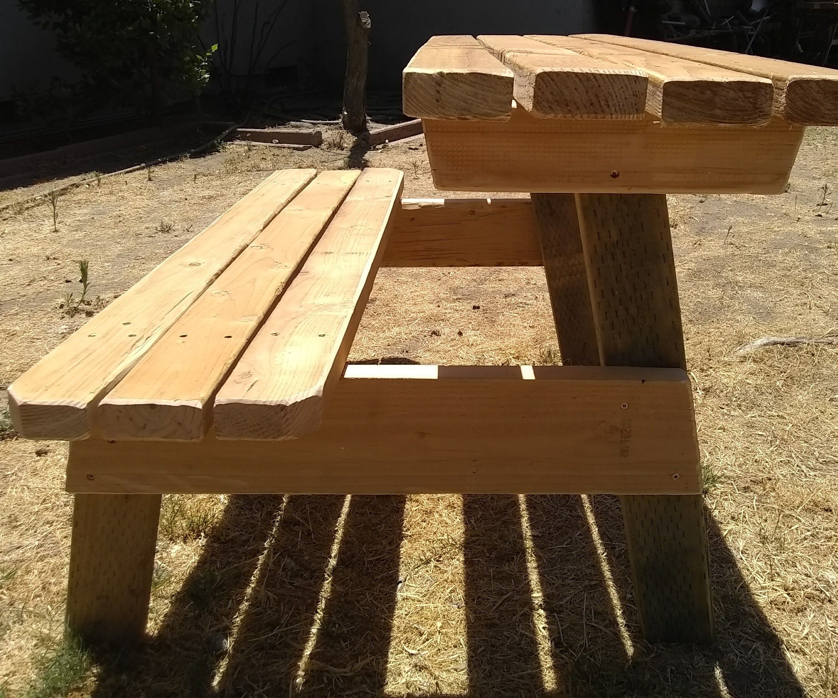 GARDEN BENCH / PICNIC TABLE