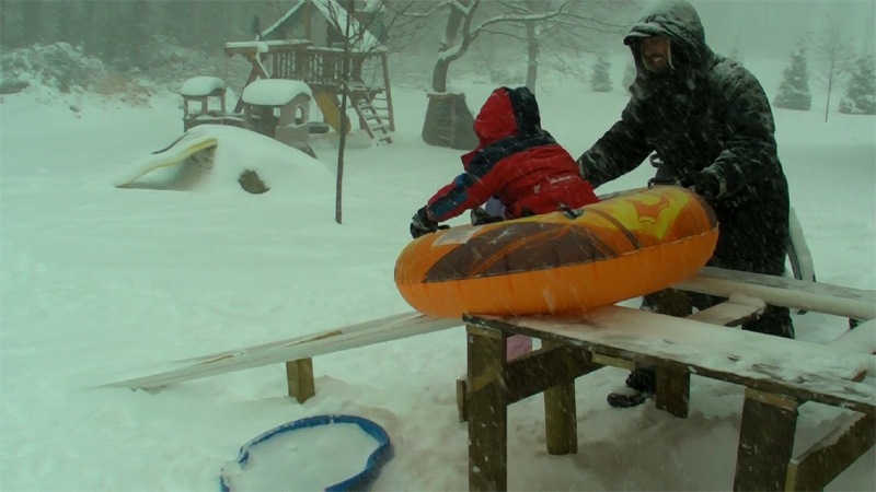 Sledding ramp