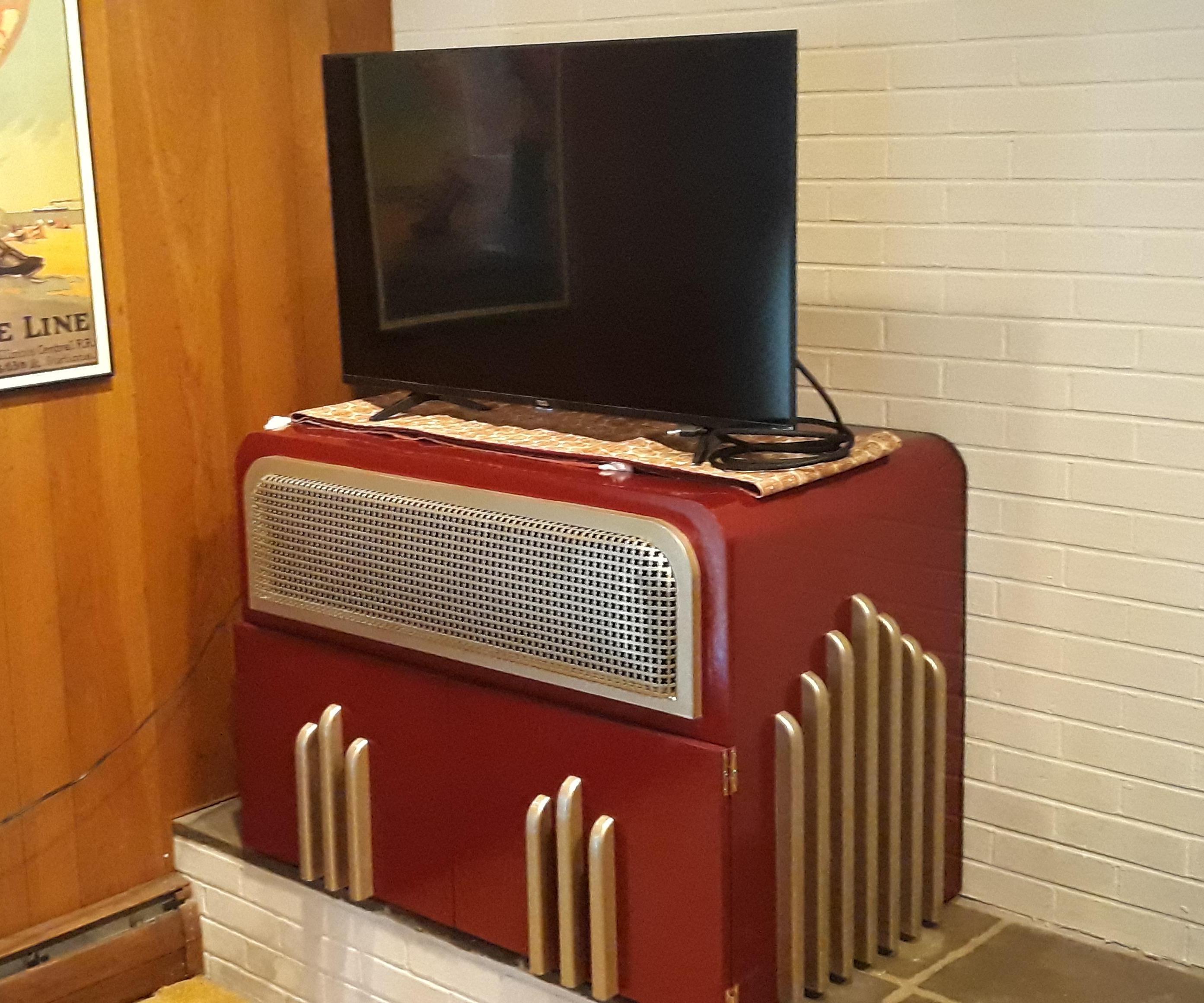 Jukebox TV Stand 