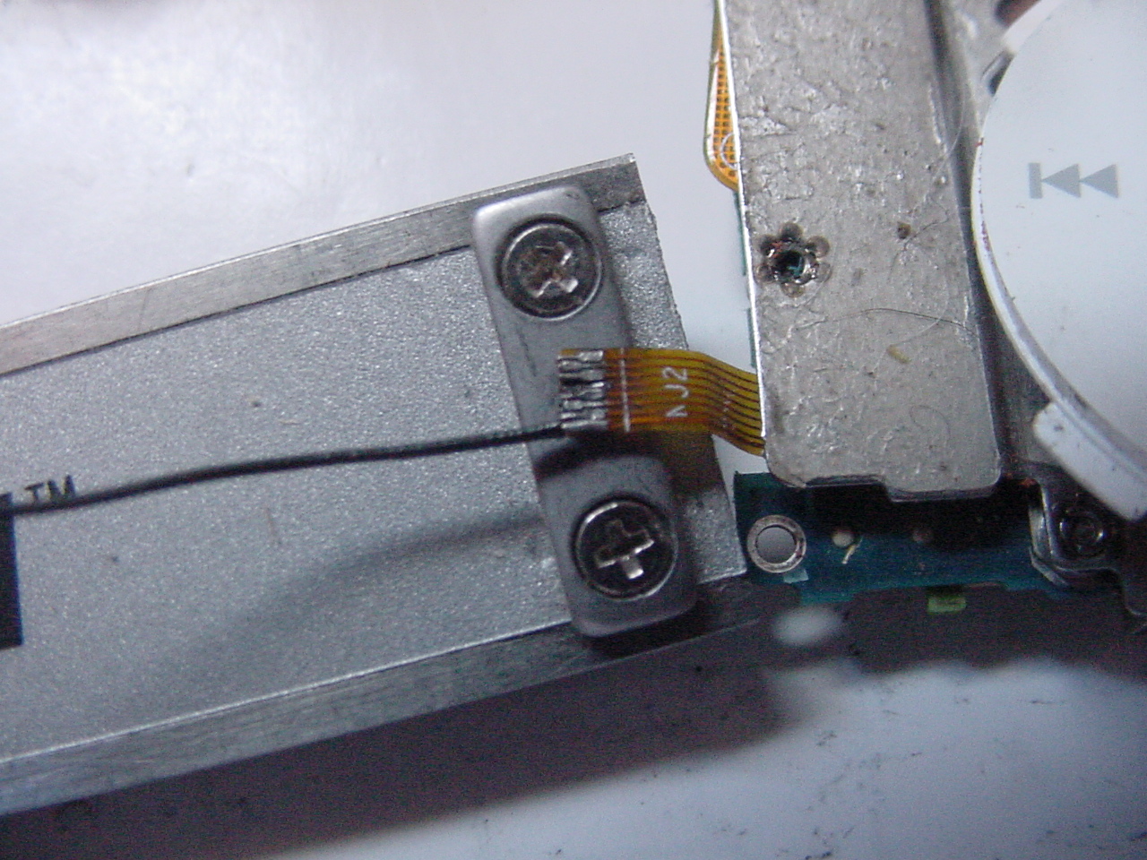 Failed attempt to wire bridge a connector to a motherboard