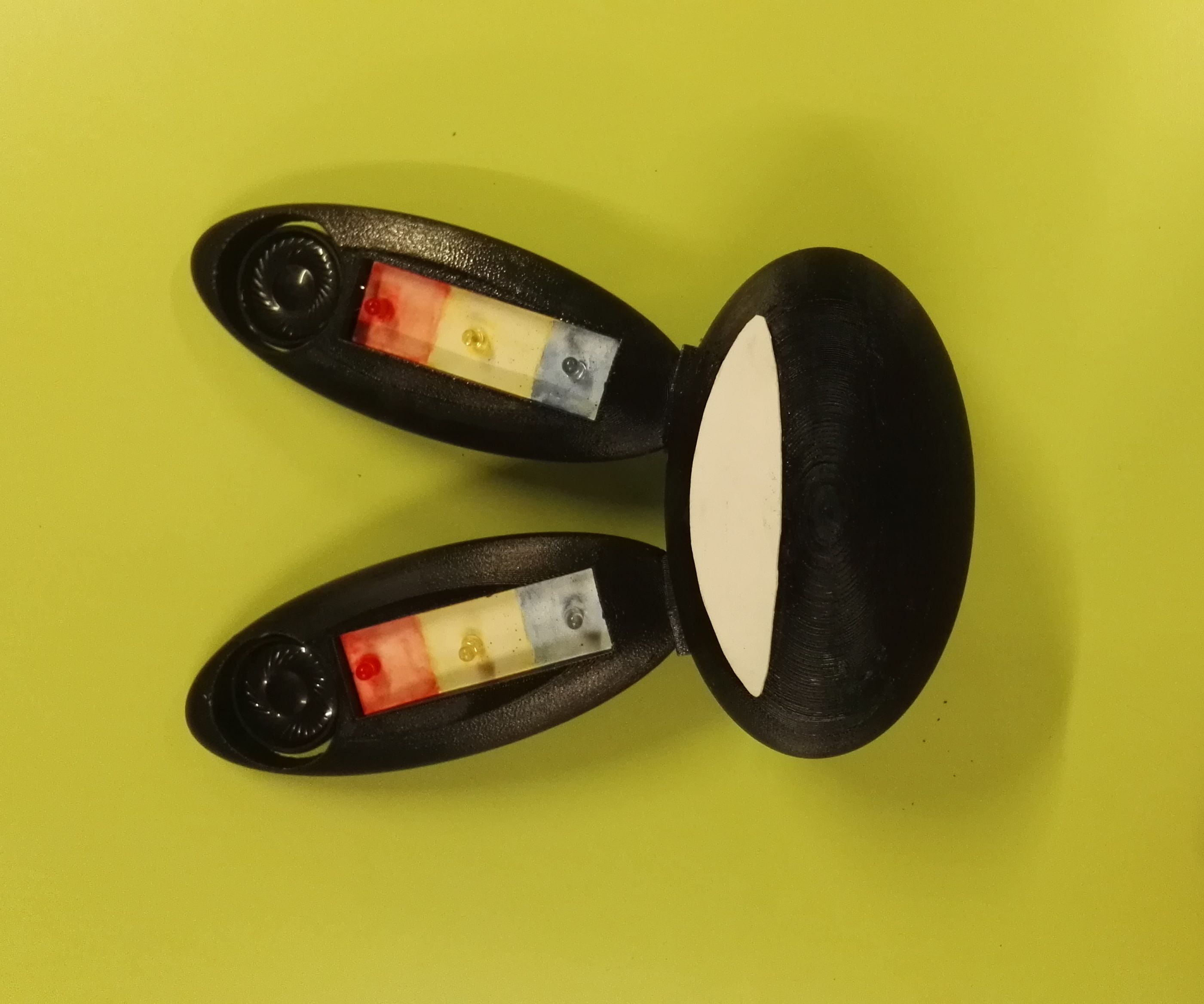 3D Printed Pogo-inspiried Bluetooth Stereo With (questionable) Pulsing LED