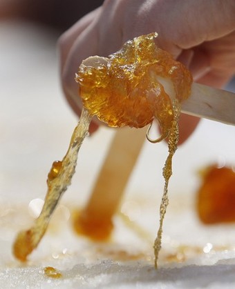 How to Make Maple Taffy Using Snow!