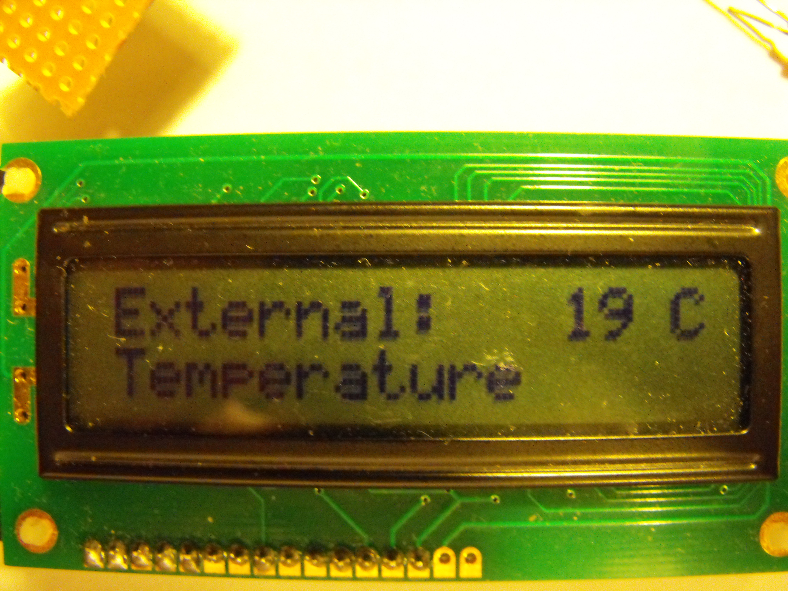 Picaxe based digital thermometer with Max and Min