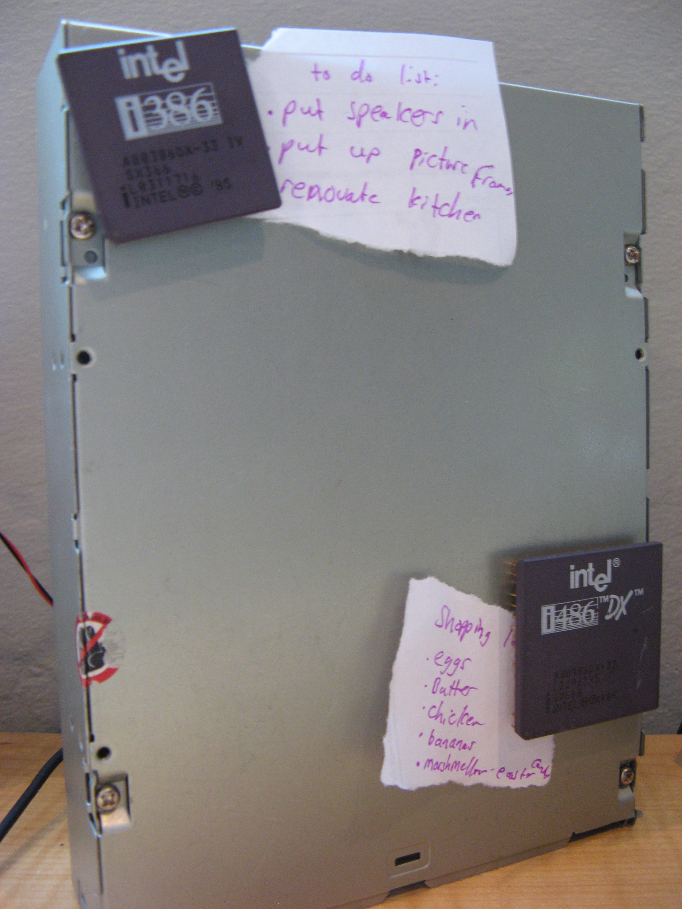Recycling an old CD-ROM drive into a magnetic noteboard!