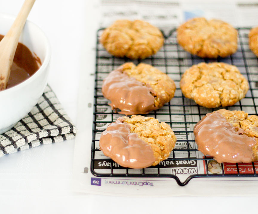 How to Make Copycat Chocolate HobNobs