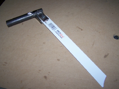Fitting Reciprocating Saw Blades to a Saw Handle